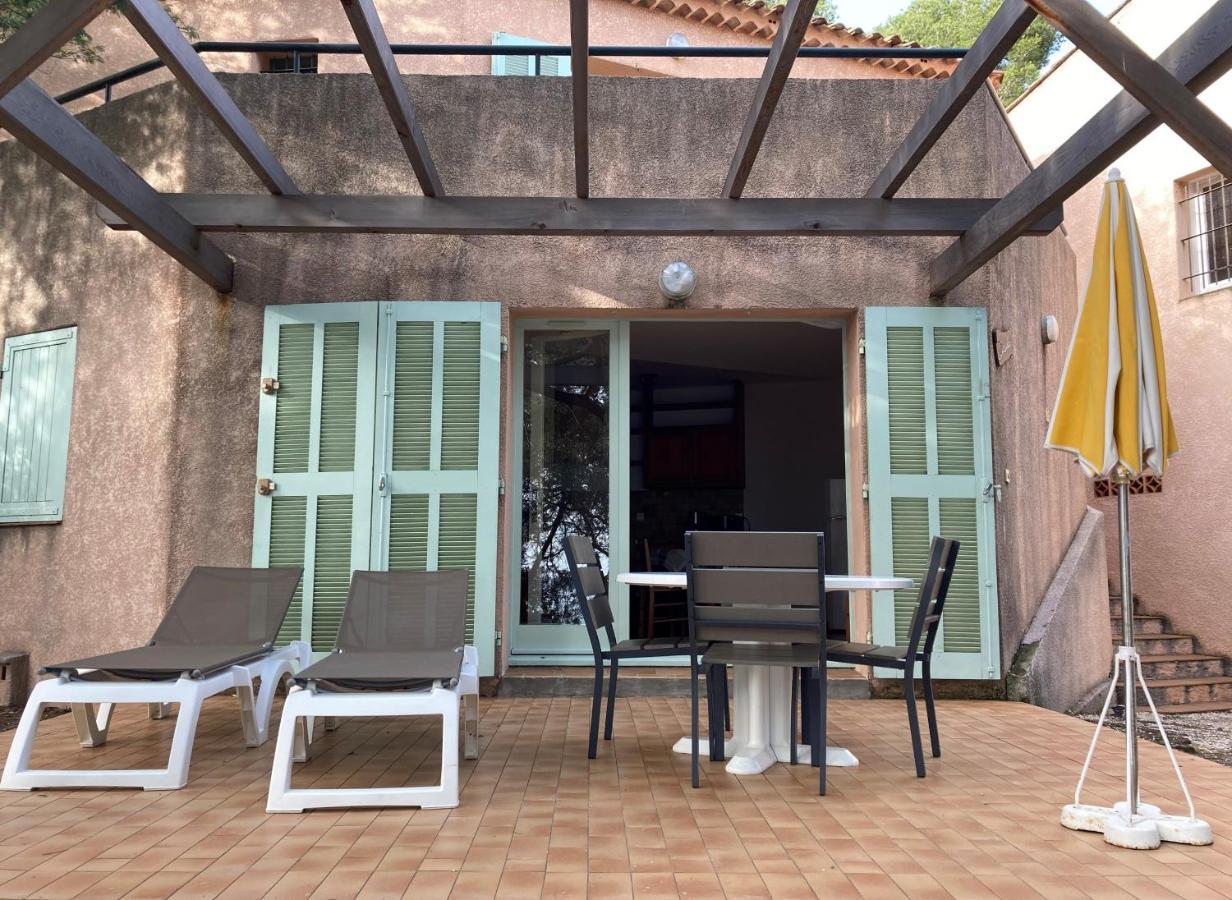 Hoteliere Le Provencal A Giens - Bord De